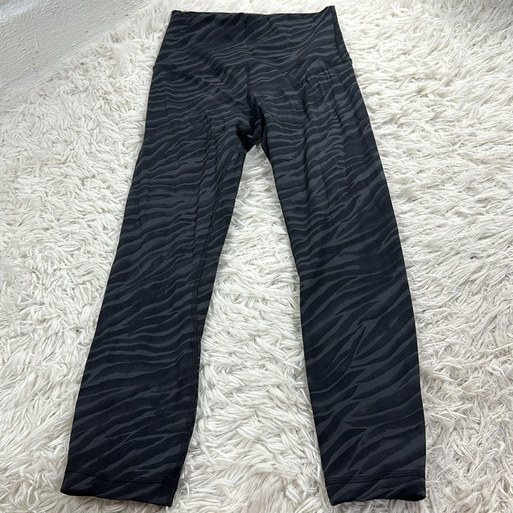 Lululemon Align Crop *21" Le Tigre Camo Deep Coal Multi